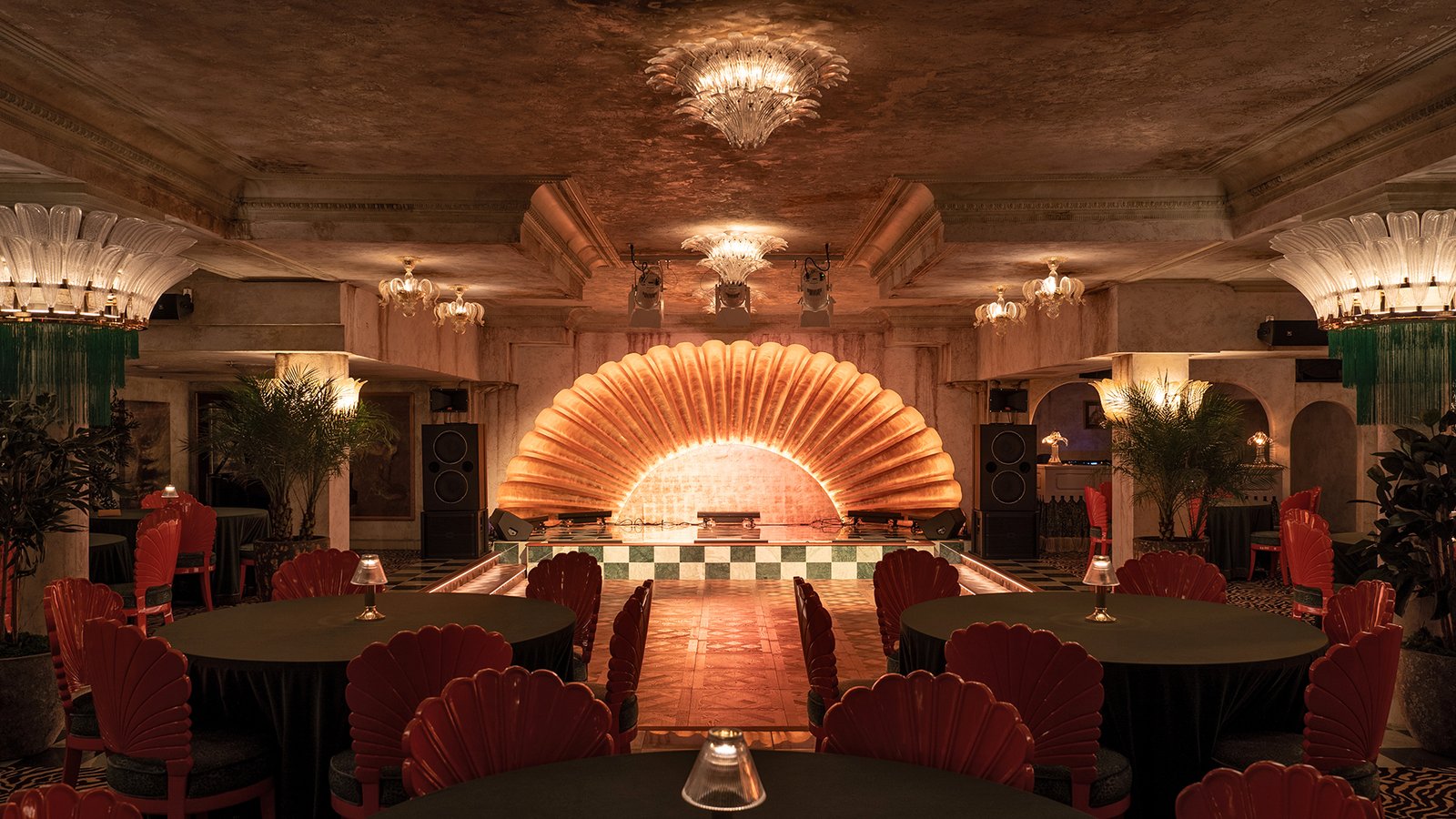 12 Captivating Hotels to Match